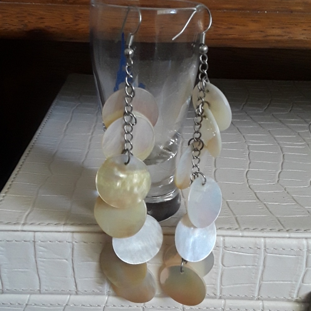 Shell earrings - Picture 5 of 5